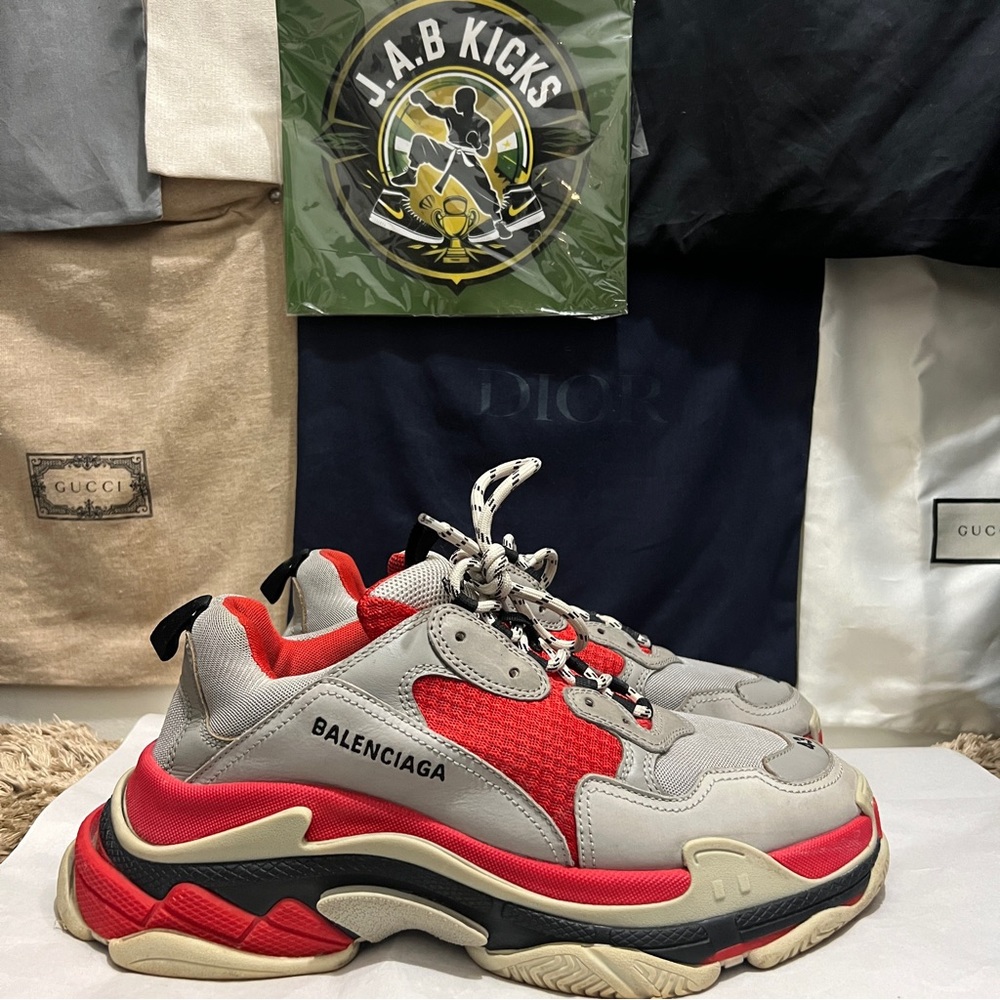 Balenciaga Men's Sneakers in Gray and Red